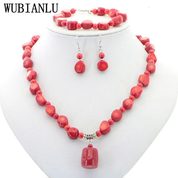 Ensembles de bijoux de mariage pierre naturelle corail rouge forme irrégulière Isolation perles rondes pendentif collier Bracelet boucles d'oreilles ensemble de bijoux femmes charmes cadeau 230906