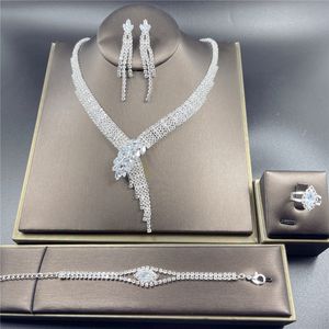 Bruiloft sieraden sets zilveren kleur kristallen bruids set oorbellen ketting geometrische elegante romantische bruidsmeisje 230511