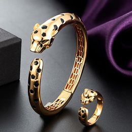 Ensembles de bijoux de mariage Zlxgirl Déclaration Punk Black Spots Bracelet léopard avec anneau ensemble Mode Animal Panther bracelet pour femmes cadeaux de fête bateau libre 230313