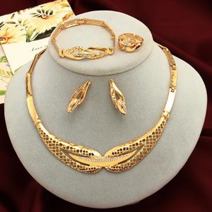 Ensembles de bijoux de mariage ZOSHI Dubai cristal collier Bracelet boucles d'oreilles bague fête nigériane femmes ensemble de mode 231116