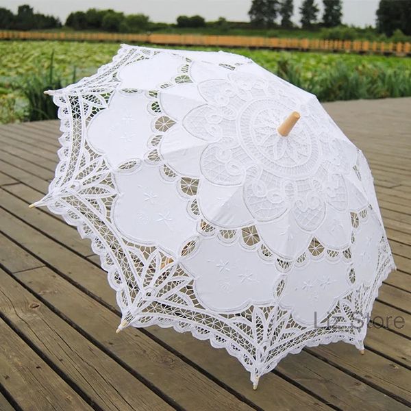 Parapluie de mariée en dentelle de mariage Vintage évider dentelle parapluie photographie accessoires Performance parapluies manche en bois artisanat Parasols TH1102