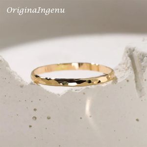 Trouwringen 14K Gold Filled Hammered Ring Handgemaakte Bandring Minimalisme Sieraden Ring Sierlijke aanslagbestendige sieraden Boho waterdichte ring 231204