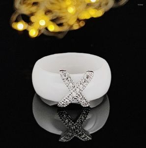 Wedding Rings 2023 Luxe keramische witte zwarte ronde verlovingsring Bruidaal voor vrouwen Lady mannen Verjaardag Geschenk sieraden Vintage R5539