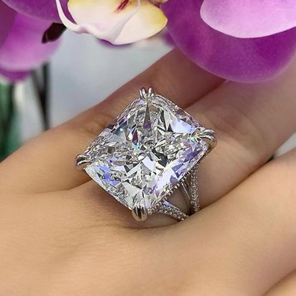 Anneaux de mariage 2023 Luxe Cristal Zircone Cubique Pour Femmes Haute Qualité Argent Couleur Élégante Fête Bague De Dame Bijoux De Mode