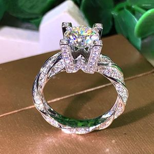 Anneaux de mariage 2024 Micro INSET Zircon Women's Ring Europe and America Engagement Proposition Twist Wall F1455