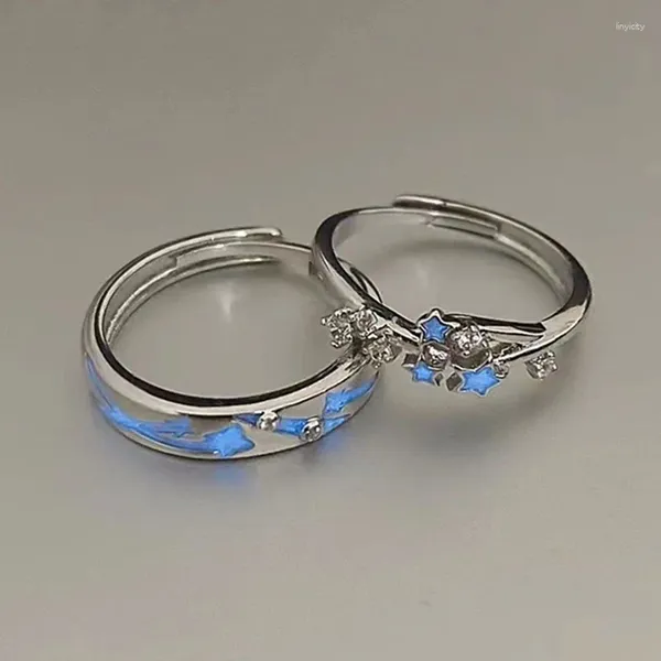Bagues de mariage 2pcs mode bleu lumineux couple d'étoile couple brillance dans des cadeaux de bijoux de doigt réglables de zircon fluorescent foncé