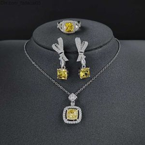 Trouwringen 3 Delige Set Zilveren Bruids Sieraden Set Halo Verlovingsring Ronde Oorknopjes voor Huwelijksgeschenken Kerst J7601 Z230711