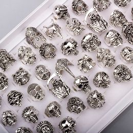 Trouwringen 40 stks/partij Gothic Punk Grote Schedelringen voor Vrouwen Mannen Skullies Biker Vintage Antiek Zilverachtig Charme Sieraden Accessoires Groothandel 230831