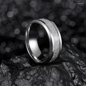 Anneaux de mariage Bague en acier inoxydable de 8 mm Bande polie en argent de météorite imitée