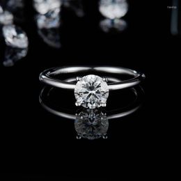 Anneaux de mariage 925 Silver Classic Bijoux Engagement 1CT Moissanite Diamond Ring pour femme