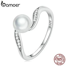 Anneaux de mariage 925 en argent Sterling qualité coquille perle anneau géométrique anneau pavé réglage CZ pour les femmes cadeau d'anniversaire bijoux fins BSR304 231219