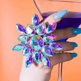 Anneaux de mariage Bling Rignestone Acrylique Chunky Colorful Open Finger Party Bijoux pour les femmes Crystal Big Round Gemstone Ajustement Ringable