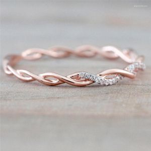 Trouwringen CAOSHI Modieus Lady Twist Finger Ring Voor Dagelijks Leven Glimmende Zirkonia Accessoires Dames Stijlvol Dagelijks Draagbaar Sieraden Geschenk