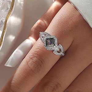 Anneaux de mariage CAOSHI Moderne Luxe Bande Femmes Coloré Zircone Bague Pour La Cérémonie De Fiançailles Magnifique Accessoires Fête