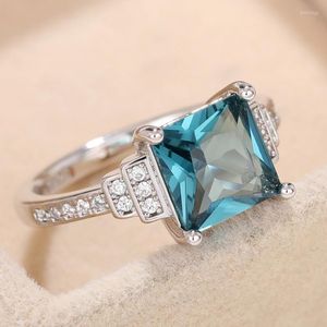 Wedding Rings Caoshi Trendy Blue Zirconia Princess Cut Ring Vrouwelijke feest sieraden Stijlvolle vrouwen moderne stijl vingeraccessoires cadeau