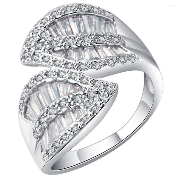 Anillos de boda Hojas clásicas Anillo de color plateado UFOORO para mujeres Elegante Mirco Cz Piedra Compromiso Joyería de moda Mujer Bague