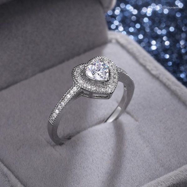 Anillos de boda de compromiso de corazón chapado en plata clásica para mujer, anillo de regalo de fiesta de joyería de moda con incrustaciones de piedra CZ blanca brillante