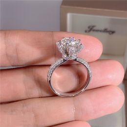 Bagues de mariage Nom personnalisé Certifié 5 carats Diamant Bague de fiançailles pour femme Bague en argent 925 Bague de mariage AU750 D Couleur VVS1 Boîte à bagues 230725