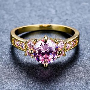 Trouwringen schattige vrouwelijke roze kristallen stenen sieraden charme goud kleur dun voor vrouwen luxe ronde zirkoon verloving ringwedding toBy22