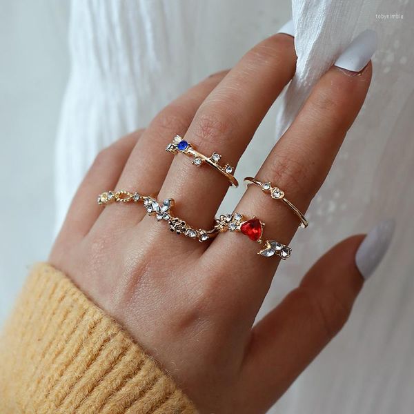 Anillos de boda Lindo romántico delicado anillo de mujer Placa de oro Tiny Red Zircon Heart Bule Round Gemstone Set 2023 Party Girl Jewelry