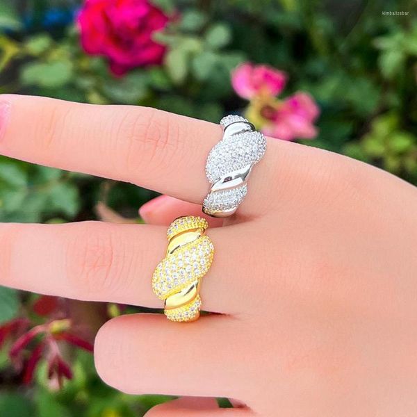 Anillos de boda CWWZircons tamaño ajustable chapado en oro blanco brazalete abierto giro Zirconia cúbica para mujeres bandas de moda joyería R273