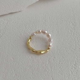 Anneaux de mariage Design d'une niche Baroque Baroque en métal en métal en eau douce avec des éléments élastiques minimaux d'éléments de perles et de bracelets