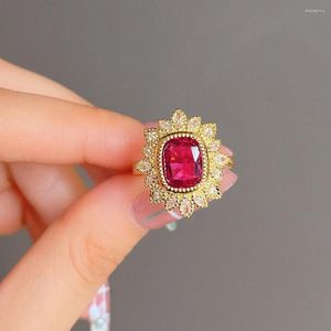 Trouwringen DRlove Luxe Donkerrood CZ Vrouwen Goud Kleur Esthetische Bloem Ontwerp Ring Voor Bruid Ceremonie Party Trend Sieraden