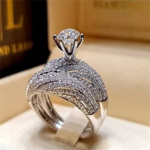 Anneaux de mariage Élégant Argent Couleur Hip Hop Bague pour Femmes Luxueux Incrusté Blanc Zircon Pierres Ensemble Bijoux De Fiançailles De Mariée 231101