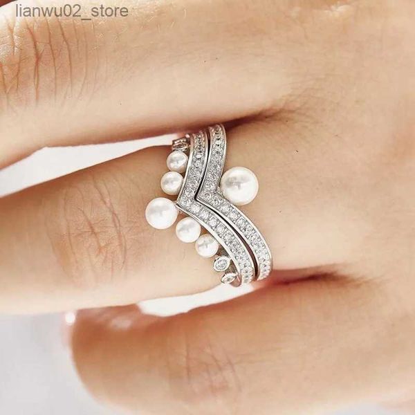 Anillos de boda Estilo europeo y americano Joyería de alta gama Conjunto para mujer Blanco Cubic Zirconia Imitación Perla Plata Royal Crown Anillo Q240315