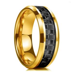 Anneaux De Mariage De Mode 8mm Hommes Or Couleur Titane En Acier Inoxydable Incrusté De Fibre De Carbone Noir Pour Les Femmes Bijoux