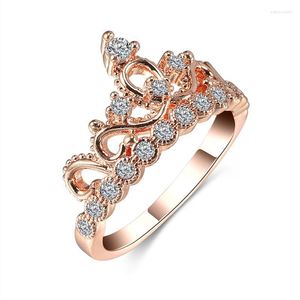 Trouwringen mode CZ Crystal Rose Gold Crown for Women White Engagement Zirco Ring Jewelry Anillos Mujer Bague Trendy Edwi22