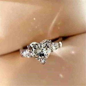 Anneaux de mariage Mode Luxe Bague en forme de coeur pour femmes Argent Couleur Cristal Doigt Romantique Fiançailles Femme Bijoux Cadeau