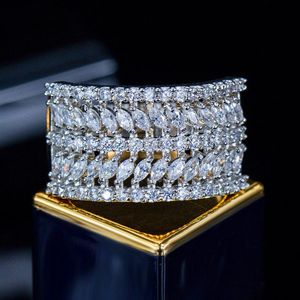 Anneaux de mariage Mode Luxe Femmes Bague Sparkly Marquise Coupe Cubique Zircone Blanc Rose Or Couleurs Banquet Bijoux En Gros