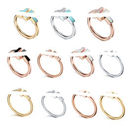 Anillos de boda para mujeres Joyas de diseño de lujo Doble letra t Joya clásica de moda Cz Silver Rose Gold Congagation Madre Regalo con bolsas originales al por mayor