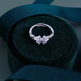 Wedding Rings Four Leaf Clover Artificial Diamond Ring voor vrouwen met kleurretentie Niche Design high-end zirkoon ringlicht luxe