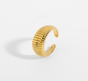 Anillos de boda de alta calidad impermeable de 18k dorado ip recapeitándose croissant dedo acero inoxidable acero a rayas accesorios para mujeres J7108755