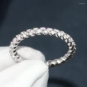 Anneaux de mariage Huitan Chic Sparkling Finger Ring Femme Accessoires portables quotidiens avec des bijoux de mode de zircone brillants pour femmes
