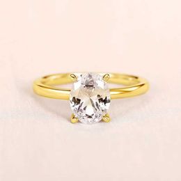 Wedding Rings Huitan Elegant Oval Cubic Zirconia Ring Geschikt voor vrouwen Simple Classic Design Engagement Accessories Hot Jewelry Q240511