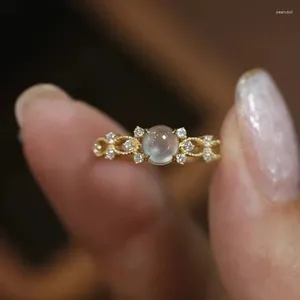 Anillos de boda Huitan Anillo de dedo de ópalo de imitación redondo para mujer Color dorado Accesorios únicos para fiesta nupcial Joyería de declaración de regalo