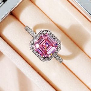 Wedding Rings Huitan Simple en Elegant Pink CZ For Women Brilliant Finger Accessories Low-Key voorstel Betrokkenheid Mode sieraden