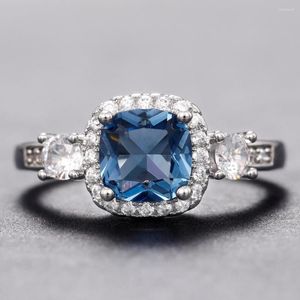 Wedding Rings Huitan Unieke Blue Cubic Zirconia 2023 Temperament Luxe verlovingsbands Women's Anniversary Party Sieraden