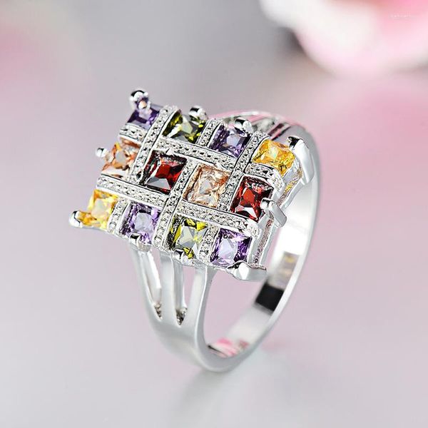 Bagues de mariage incrustées d'une variété de cristaux colorés, bague de fiançailles créative pour dames, vêtements de mode, bijoux exquis