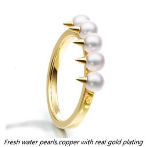Anéis de casamento Kurshuni personalizado gótico diabo pérola e anel de rebite para mulheres ouro luxo qualidade jóias tendência coreana tribo de perigo 231204