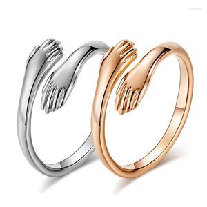 Wedding Rings Love Alliance Ring For Women Men Roestvrij staal 2 Handen Omarmen Kwaliteit Rose Gold Silver Color