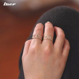 Trouwringen LUER Aangepaste naamringen Zirkonia Sieraden Naambord Ring Letters Eerste ringen Volledige Zirconia Micro Pave Band Handgemaakt cadeau 230828