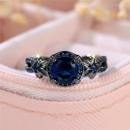 Anillos de boda Luxury femenino Azul de circón Anillo de compromiso de flores de piedra Negro de oro negro Joyería de verano para mujeres