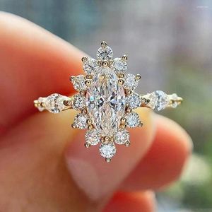 Trouwringen Luxe Vrouwelijke Sieraden Grote Zirkoon Bloem Ring Belofte Goud Kleur Voor Vrouwen Charm Pinky White Stone Engagement