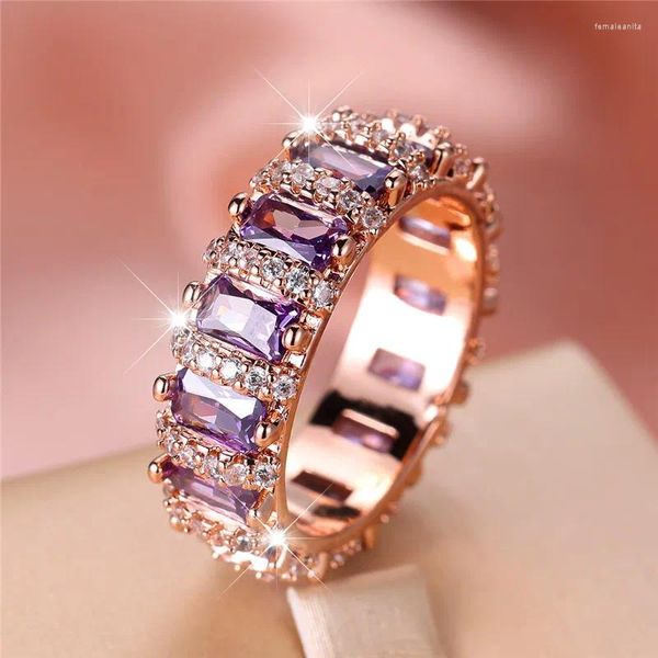 Anneaux de mariage Luxury Femelle Purple Zircon Stone Ring Trendy Rose Gold Couleur Engagement Bijoux pour femmes