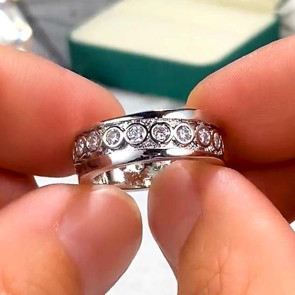 Anillos de boda de lujo para hombre y mujer, anillo redondo de cristal, abalorio de compromiso de Color plateado clásico, piedra de circón blanco para mujeres y hombres