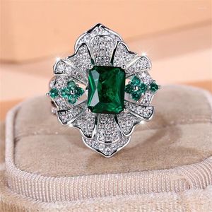 Trouwringen Luxe Vintage Grote Bloem Voor Vrouwen Zilver Kleur Antiek Groene Steen Vierkante Bands Wijsvinger Cocktail Ring Geschenken